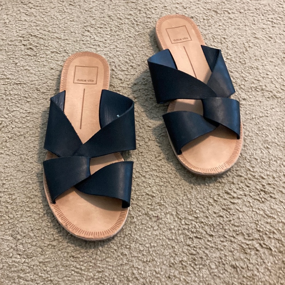 Black and tan flats